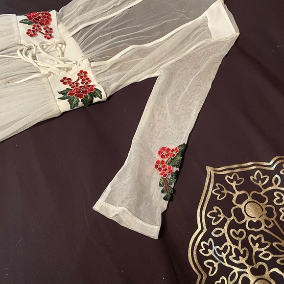 Bedroom/poolside Bought in Trinidad - Picture 3 of 6